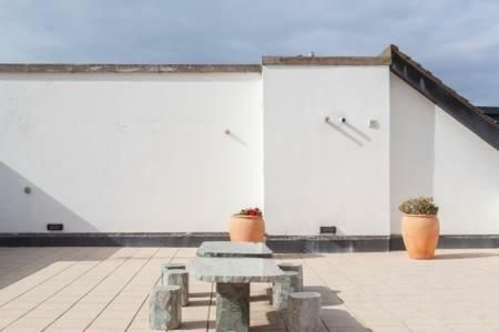 Blue Pool View Apartment Portrush Exterior photo